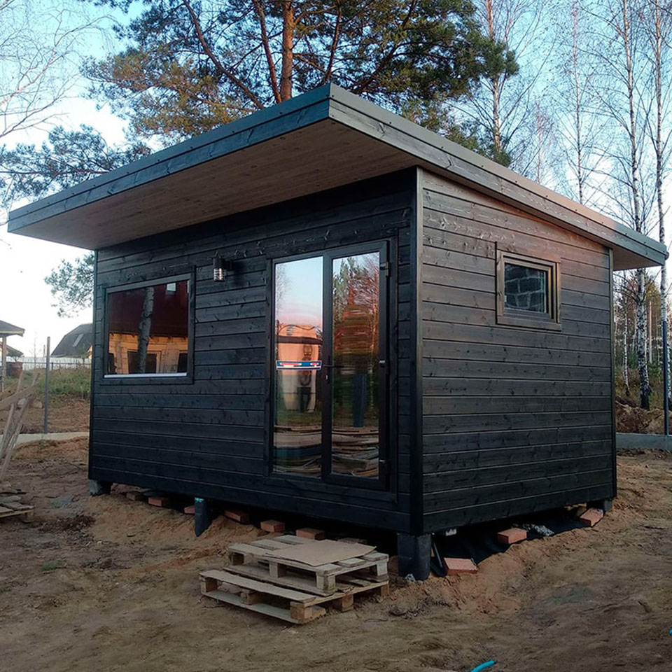 Каркасная баня с козырьком