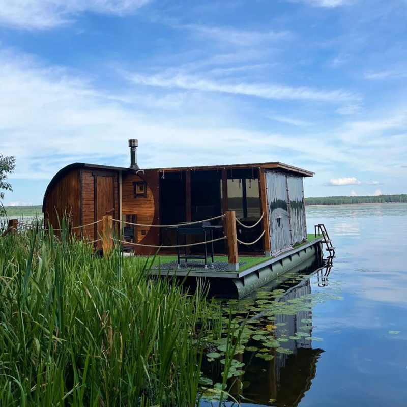 Баня бочка на плавучем плату 